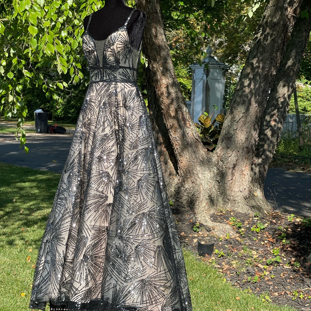 🖤 Wedding Dress 🖤 this dress is current with Casablanca